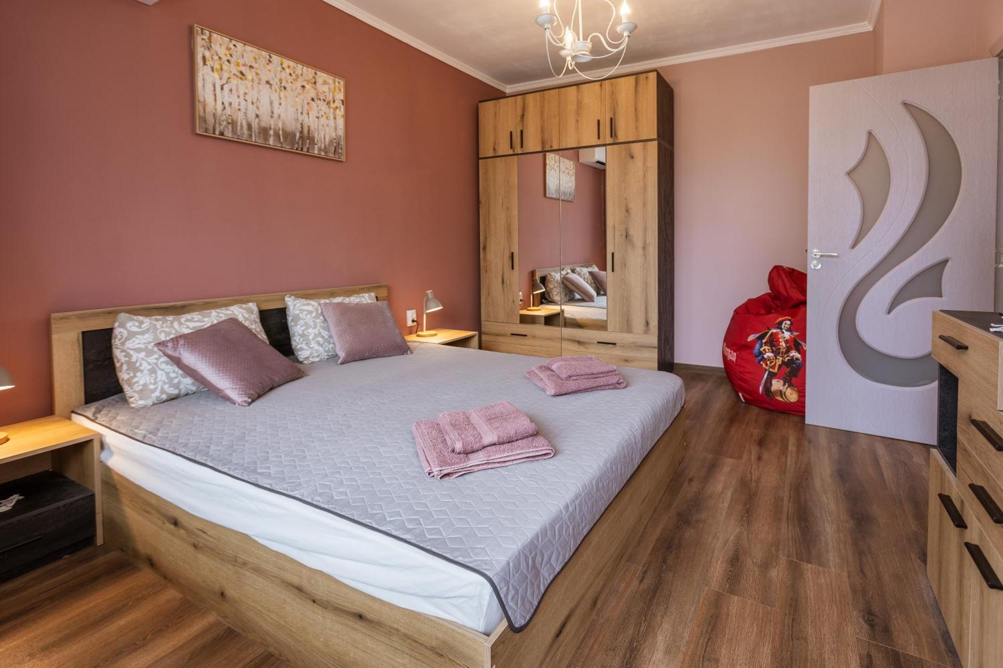 Happy Lazur Apartment Burgas Exterior photo